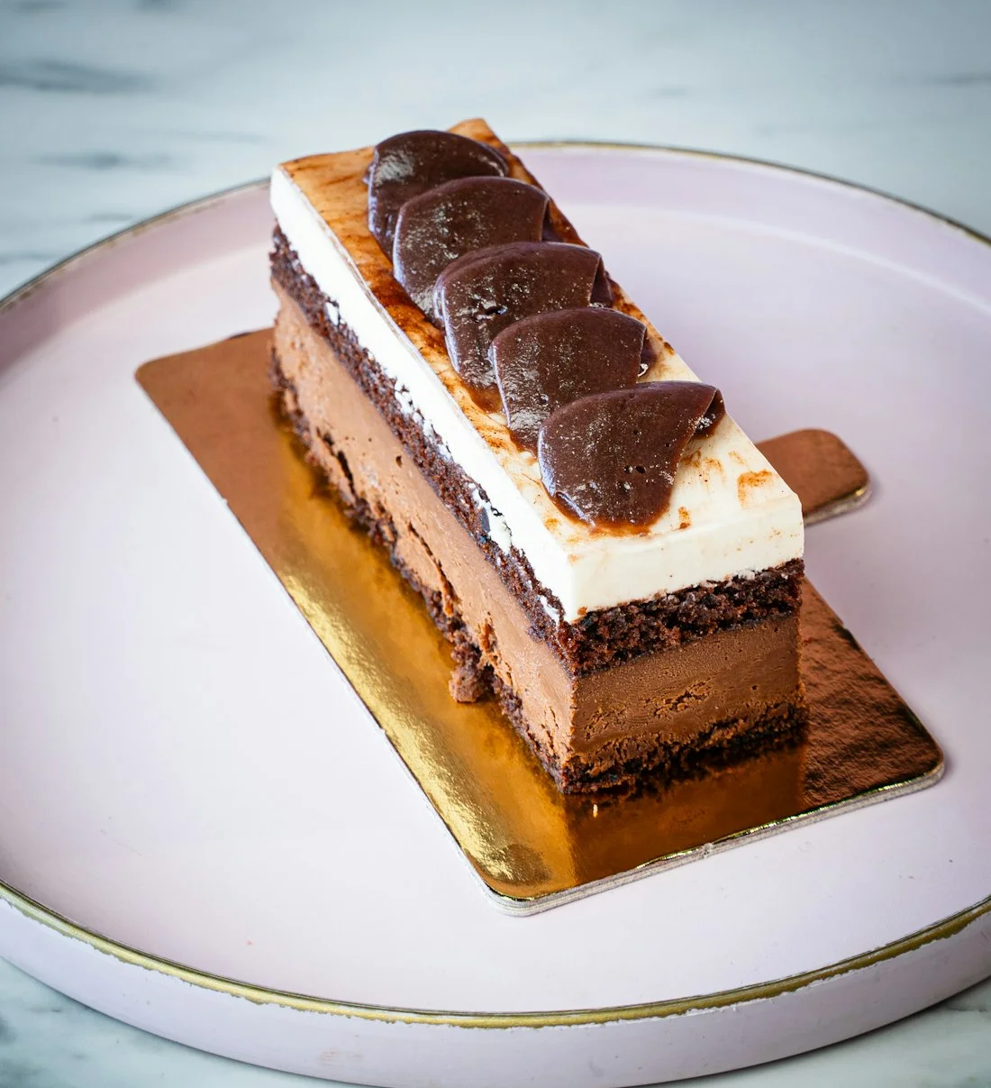 Bolo de chocolate em camadas
